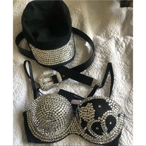 Selena Bustier, Belt, and Hat